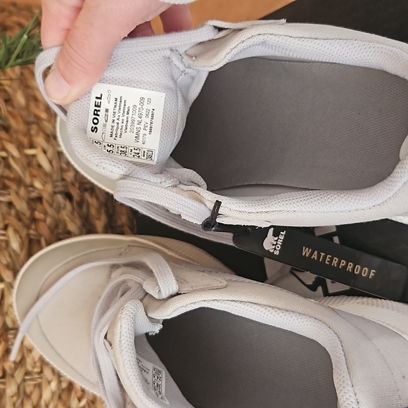 Sorel out n about III canvas waterproof sneakers 7.5 - Picture 5 of 6